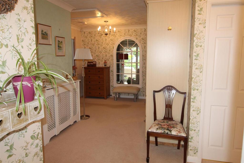 Lansdowne Avenue, Grimsby, N.E. Lincs, DN32 0DF 3 bed detached bungalow £295,000