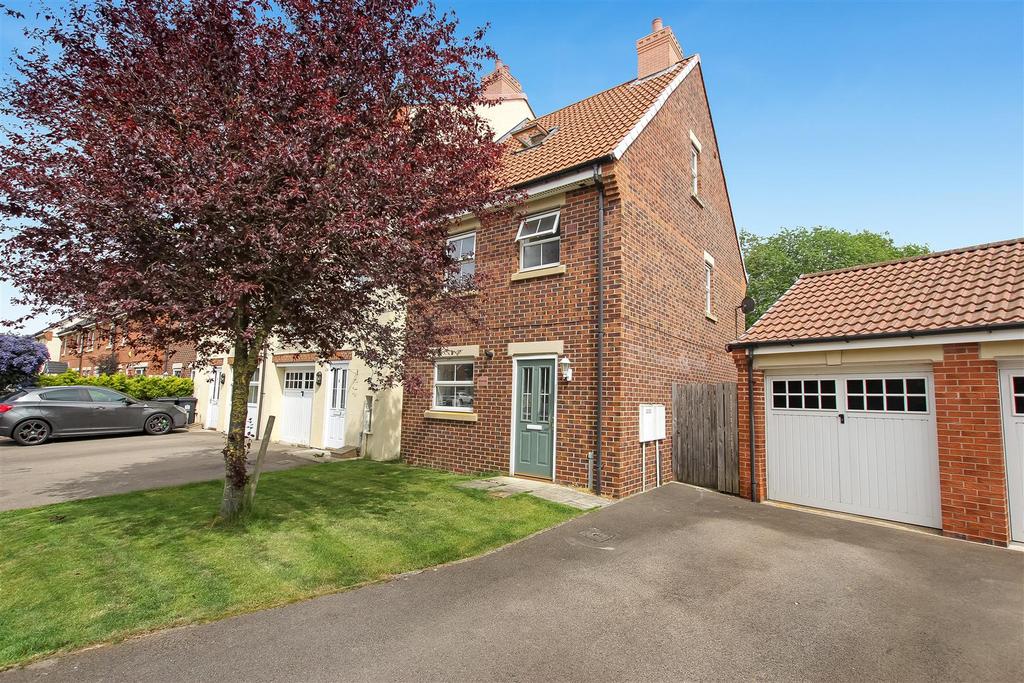 Merrybent Drive, Merrybent, Darlington 4 bed semidetached house £230,000