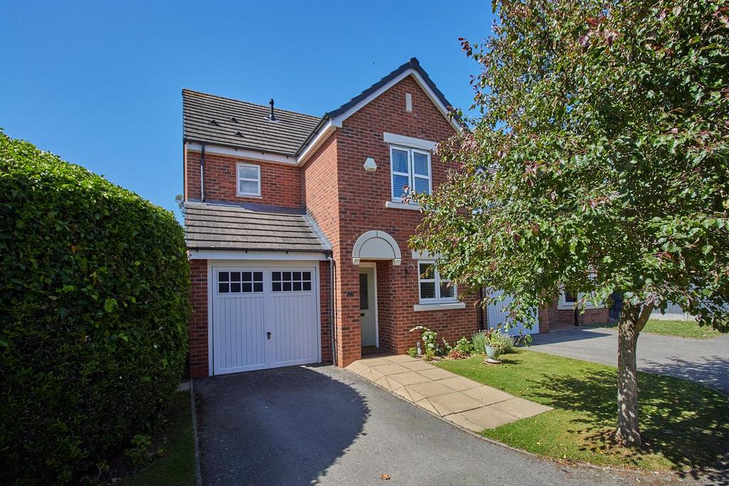Lysander Close, Burbage 3 bed detached house £332,000