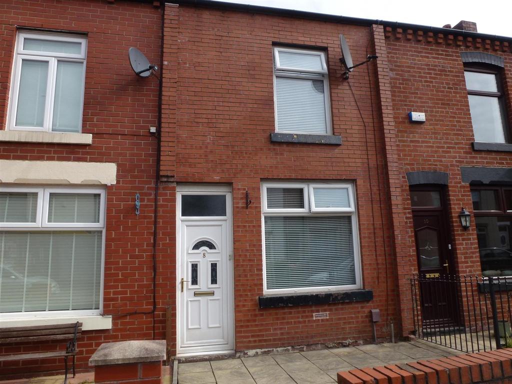 Catherine Street East, Horwich 2 bed terraced house £550 pcm (£127 pw)