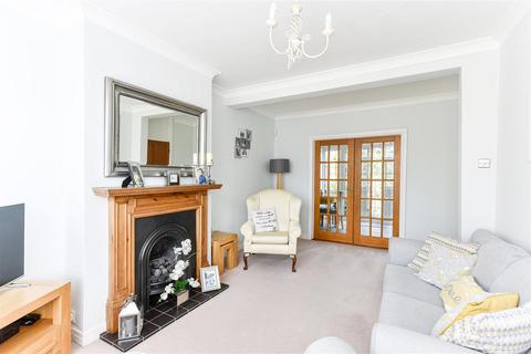 5 Gunners Grove, London, E4 9SR