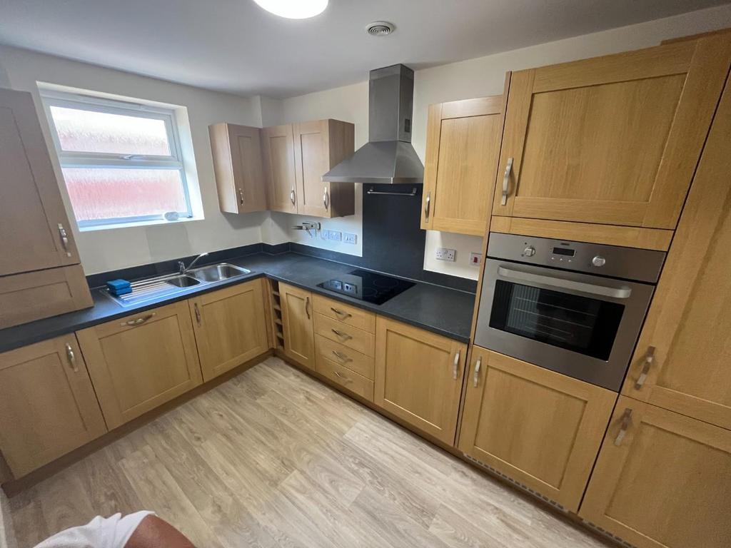 Indigo Mews, York Road, Broadstone 2 bed flat £290,000