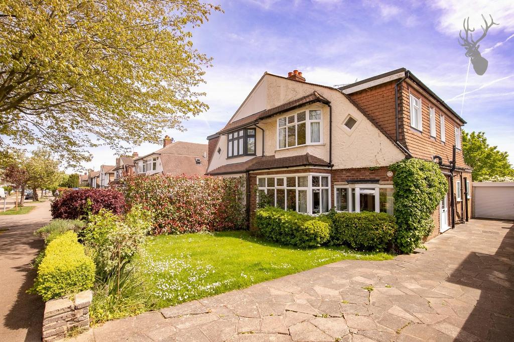 Woodland Way, Theydon Bois, Epping 3 bed semidetached house £875,000