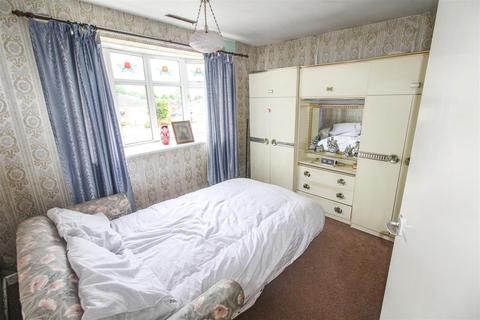 48 Holt Avenue, Bishops Tachbrook, Leamington Spa, CV33 9RE