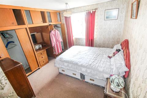 48 Holt Avenue, Bishops Tachbrook, Leamington Spa, CV33 9RE