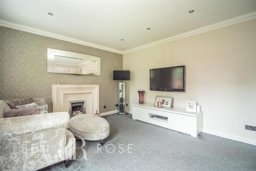 Heatherleigh, Leyland 4 bed detached house £320,000
