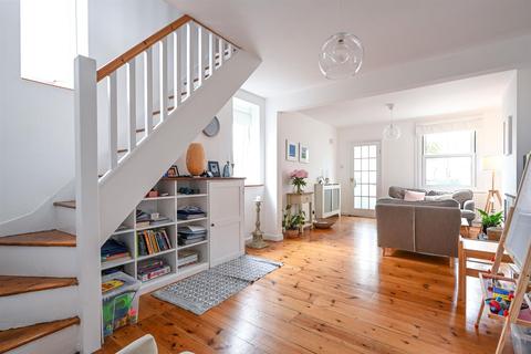 45 Dennis Road, East Molesey, KT8 9EE