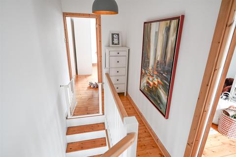 45 Dennis Road, East Molesey, KT8 9EE