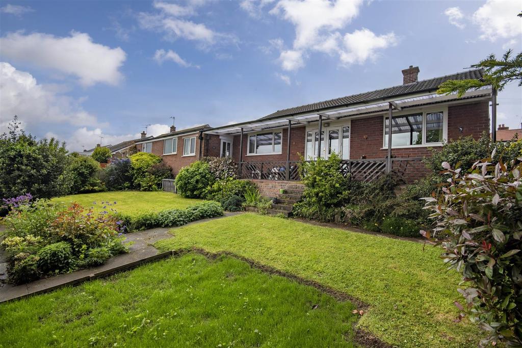 Old Chirk Road, Weston Rhyn, Oswestry 4 bed detached bungalow for sale