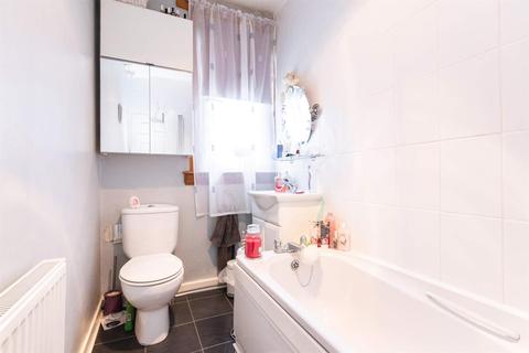 8 Beatty Place, Dunfermline, KY12 0BE