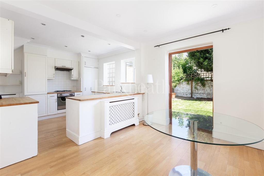 Huxley Street, London W10 3 bed terraced house £2,600 pcm (£600 pw)