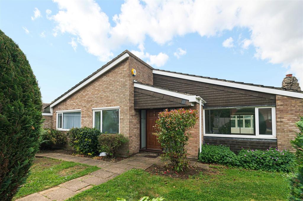 Barnstaple Road, Bedford 4 bed detached bungalow £525,000