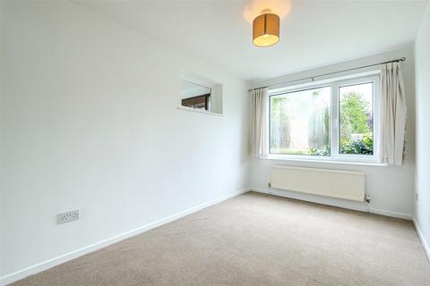 31 Barnstaple Road, Bedford, MK40 3AS