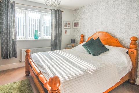 42 Foundry Gate, Wombwell, Barnsley, S73 0LF