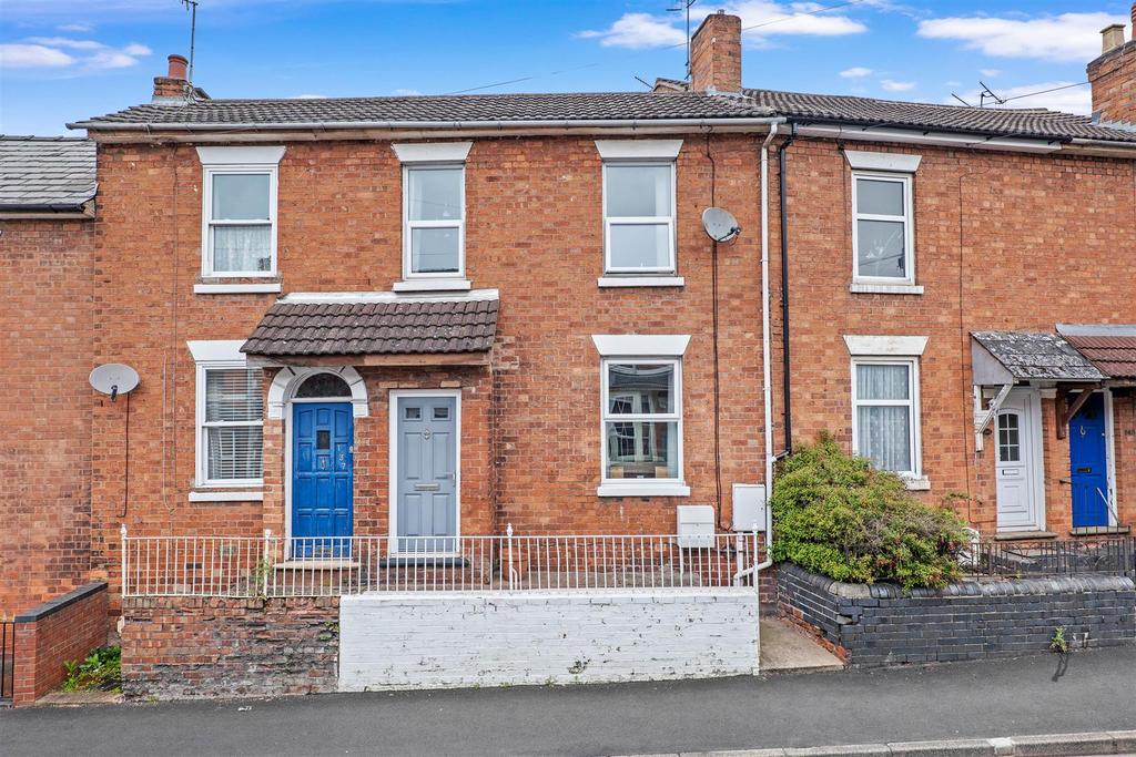 Lansdowne Road, Worcester 3 bed terraced house £240,000
