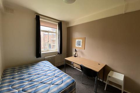 1 bedroom in a house share to rent - Demesne Road, Manchester, M16 8PH