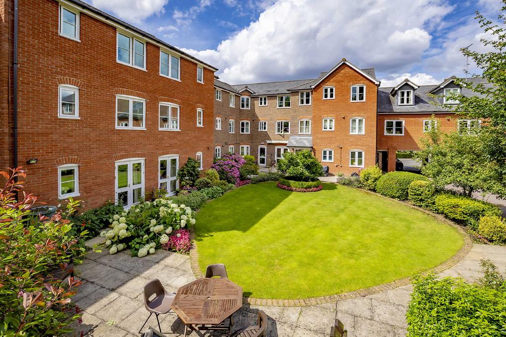 Walkers Court, 101 Southdown Road, Harpenden, Hertfordshire, AL5 2 bed