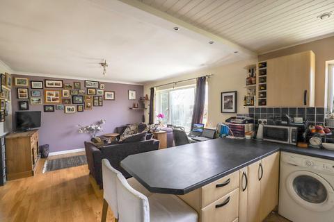 2 bedroom apartment for sale - Hill Close, Harpenden, Hertfordshire, AL5