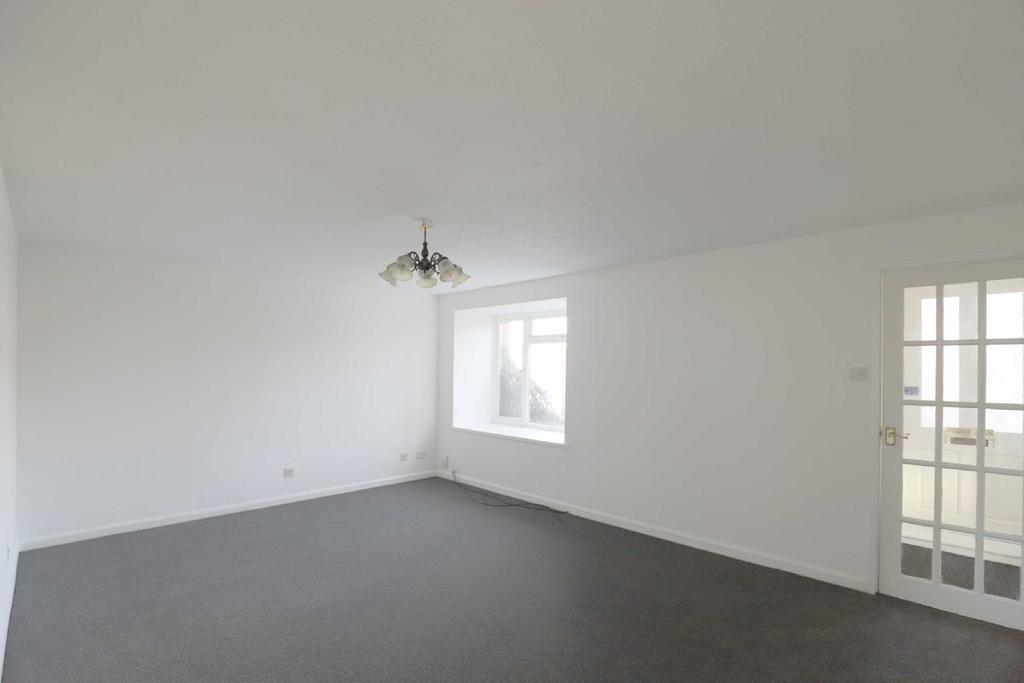 Kingsmead, St. Albans, Hertfordshire... 3 bed detached house £625,000