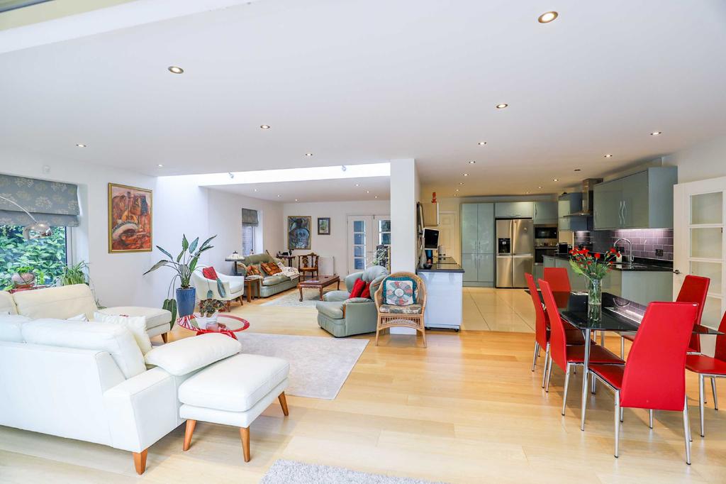 Faircross Way, St. Albans, Hertfordshire, AL1 4 bed detached house £