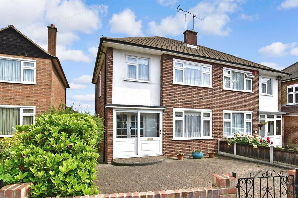 Heathcote Grove, Chingford 3 bed semi-detached house - £575,000