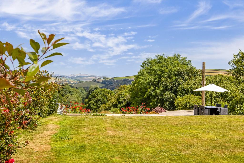 Moreleigh, Totnes, Devon, TQ9 6 bed detached house £1,195,000