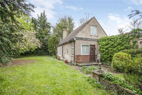 3 bedroom bungalow for sale - Horton Road, staines , Staines-upon-Thames, Surrey, TW19 7NS