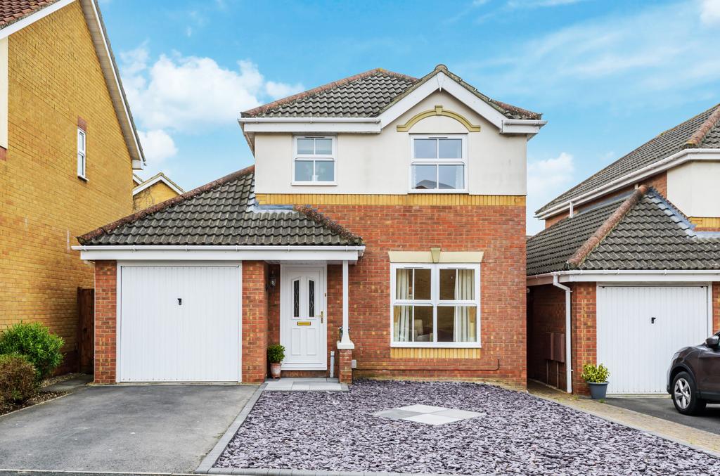 Longfellow Close, St Andrews Ridge, Swindon, Wiltshire, SN25 3 bed