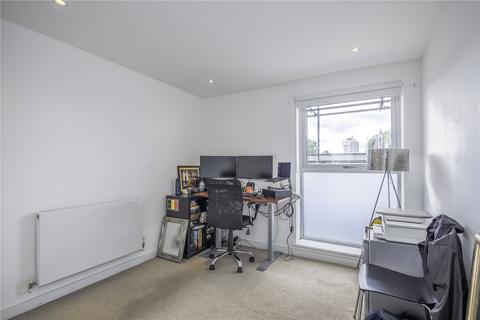 2 bedroom flat to rent, Highland Court, 57 Cudworth Street, London