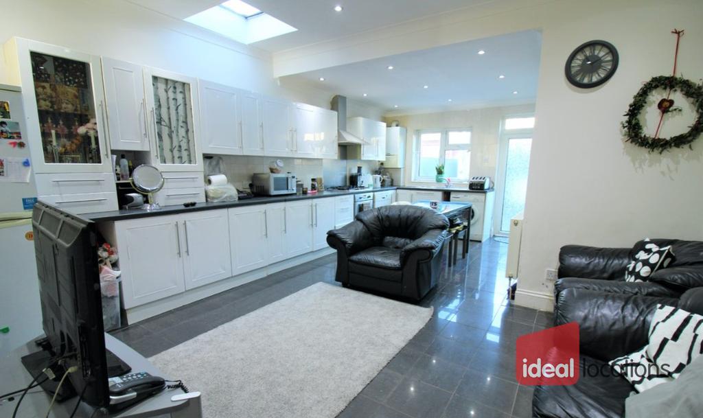 Norman Road, Ilford, IG1 3 bed terraced house £500,000