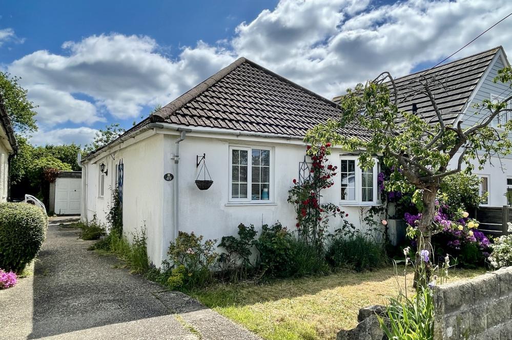 Addison Square, Ringwood, BH24 1NY 2 bed bungalow for sale £340,000