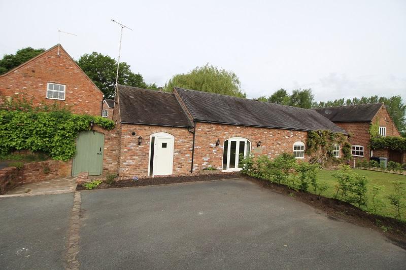 3 Bed Detached Barn To Rent