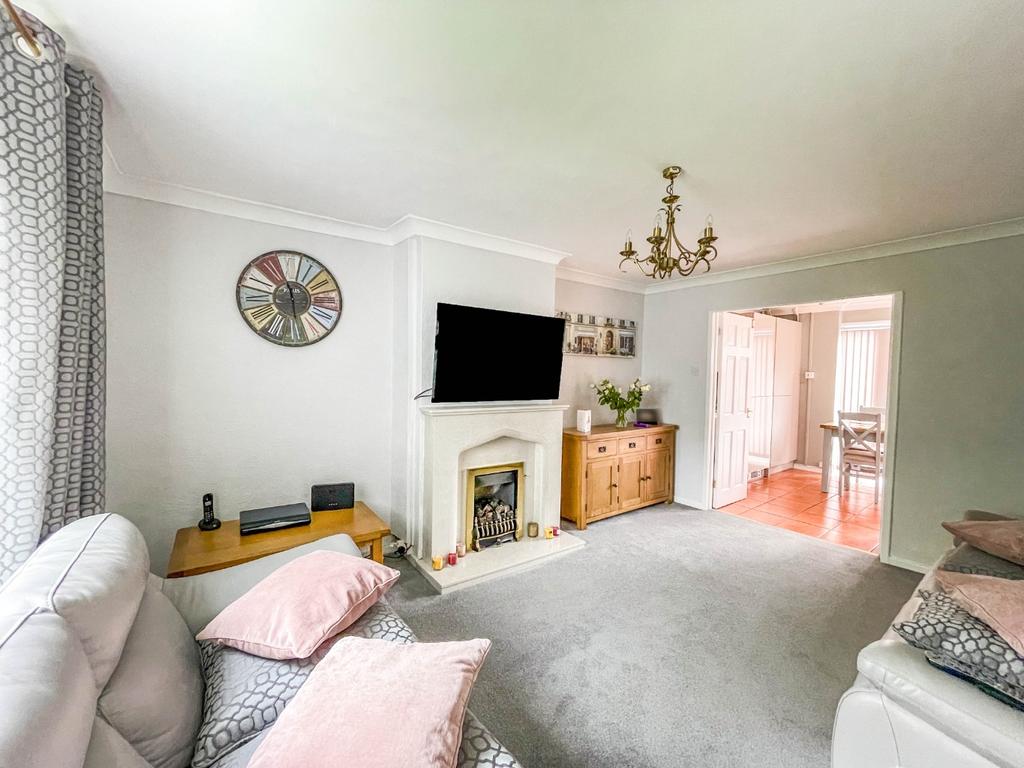 Heol Y Twyn, Pontlliw, Swansea, West... 3 bed terraced house £160,000