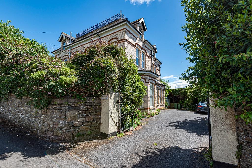 Ashleigh Road, Barnstaple, EX32 13 bed detached house for sale £800,000