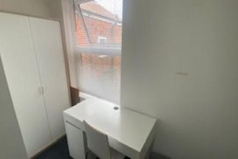 1 bedroom in a house share to rent, Room 5, Gloucester Street, Coventry