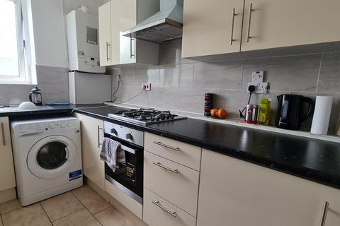 1 bedroom in a flat share to rent, Flat Share - Double Room - ALL Bills & Wifi Included - Bethnal Green