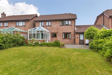 14 Bepton Down, Petersfield, GU31 4PR