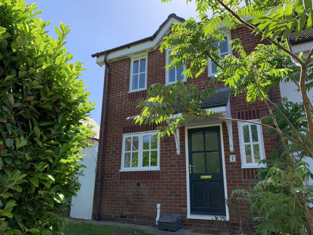 Armscote Grove, Hatton Park, Warwick 3 bed end of terrace house £315,000