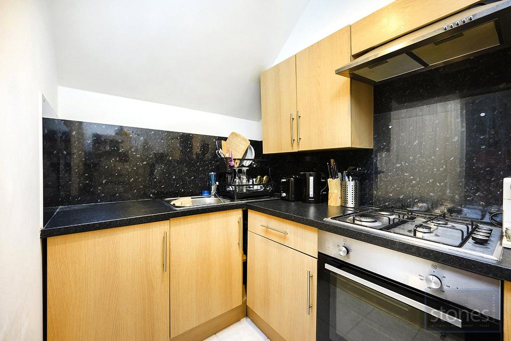 Cardwell Road, London, N7 2 bed property £1,700 pcm (£392 pw)
