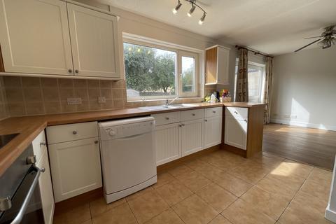 3 bedroom end of terrace house to rent, Lakenheath, Suffolk, IP27