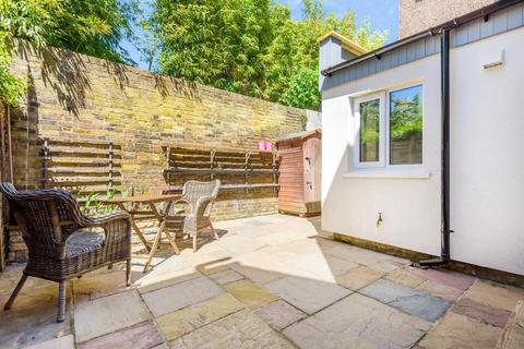 35 Robson Road, London, SE27 9LA