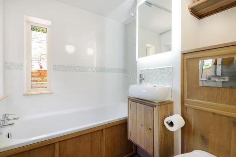 35 Robson Road, London, SE27 9LA