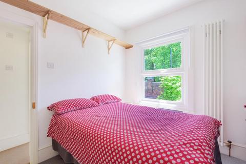 35 Robson Road, London, SE27 9LA
