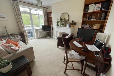 2 bedroom apartment to rent, North Hill,  Highgate,  N6