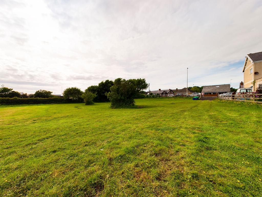 School Road, Blackpool, FY4 Land £250,000