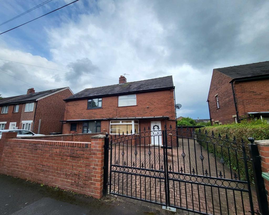 Lee Road, Dewsbury 2 bed semidetached house £650 pcm (£150 pw)
