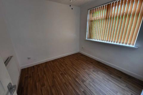 2 bedroom semi-detached house to rent, Lee Road, Dewsbury