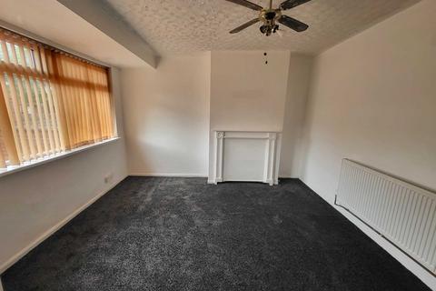 2 bedroom semi-detached house to rent, Lee Road, Dewsbury