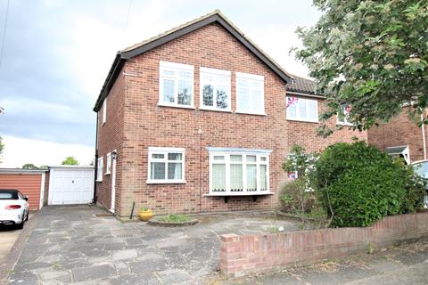 8 Colne Valley, Upminster, RM14 1QA