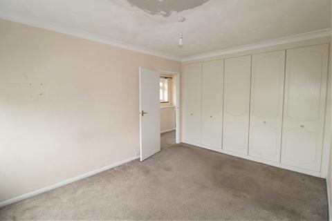8 Colne Valley, Upminster, RM14 1QA